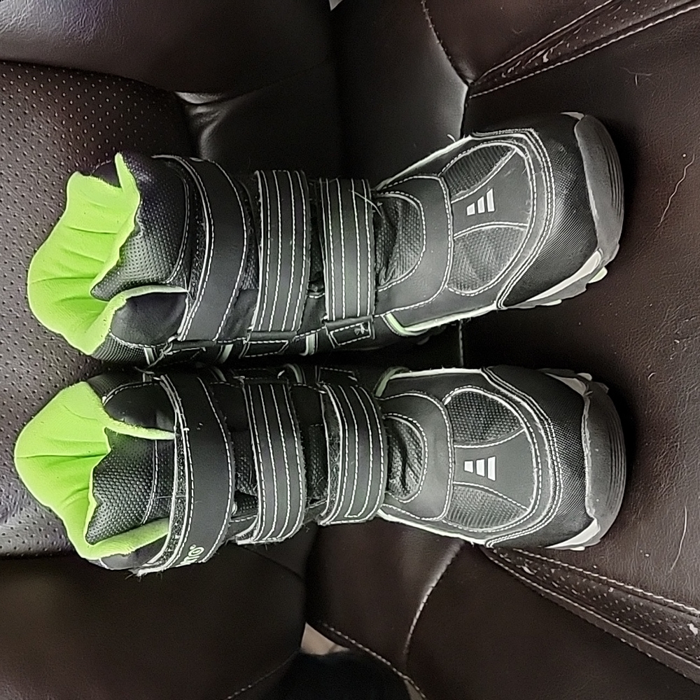 LAST CALL THEN OFF FOR DONATION.  Newer Boys (or girls) boots.